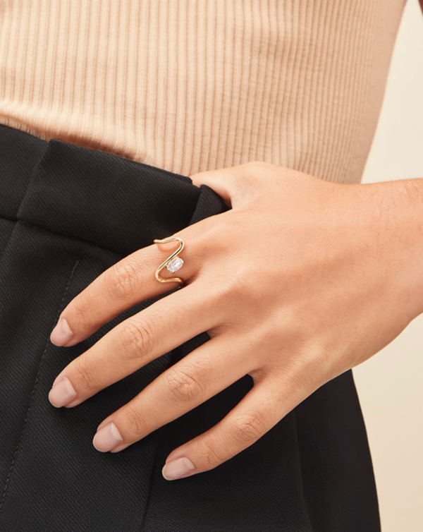Serpentine Oval Ring alt