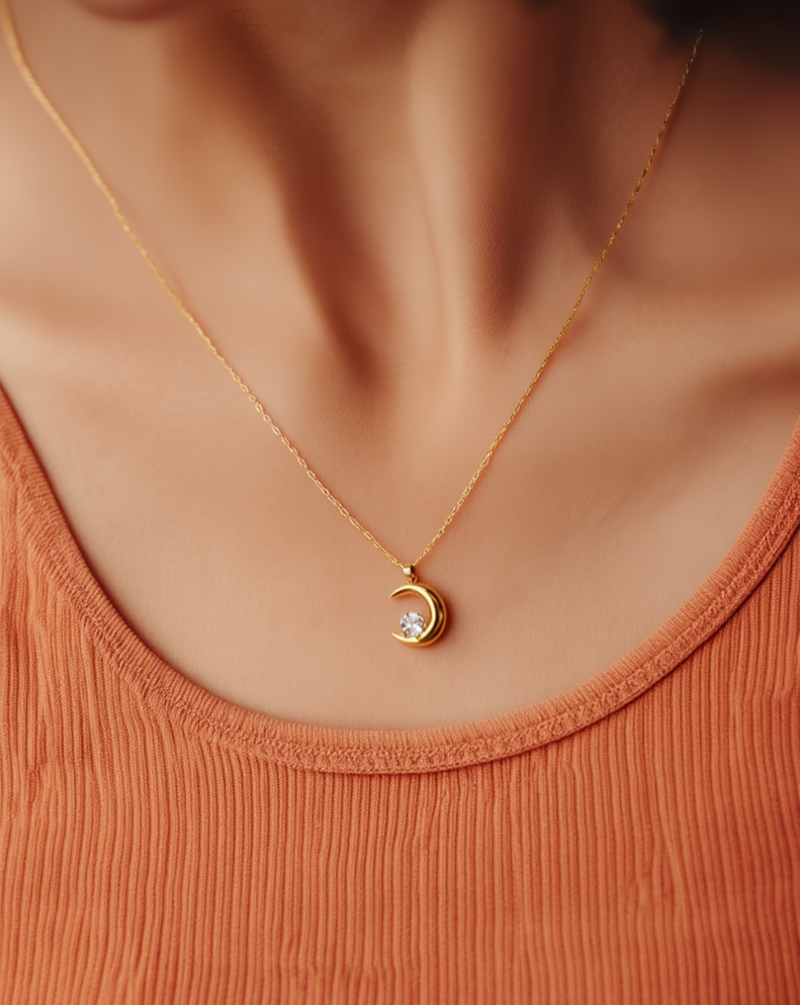 Crescent Moon Necklace alt
